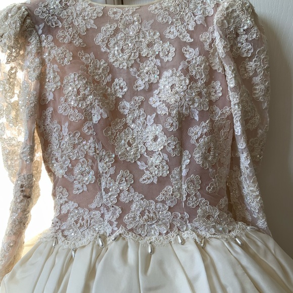 VINTAGE SAKS FRANK MASANDREA DIAMOND COLLECTION WEDDING GOWN WITH TIARA VEIL - Picture 2 of 16